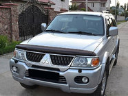 Mitsubishi Pajero Sport 1996–2007 Deflektor kapoty (SIM) fotografia 1