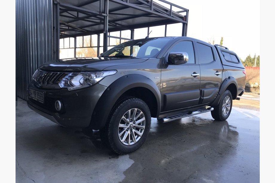 Mitsubishi L200 2015–2024 Dverové lišty OmsaLine (ABS) Image