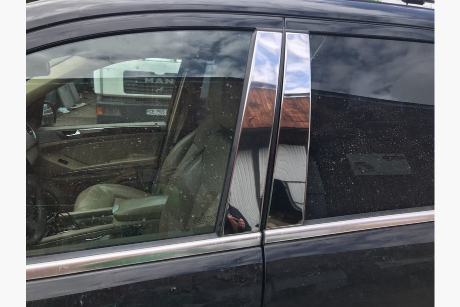 Mercedes GL class X164 2006–2012 Lišty na stĺpiky dverí (6 ks, nehrdzavejúca oceľ) Image
