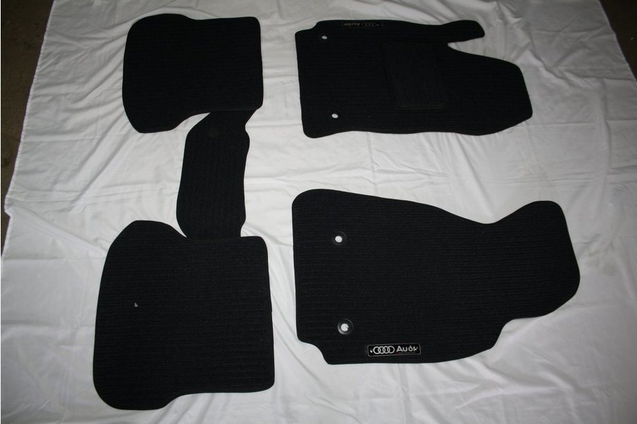 Audi 80/90 1987–1996 Textilné koberčeky do interiéru (Corona) Image