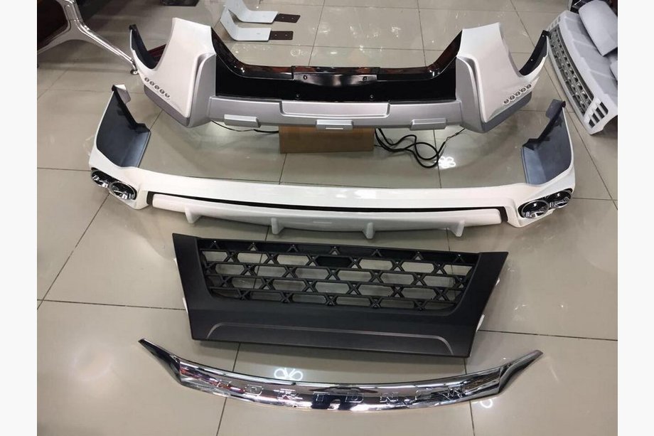 Toyota Fortuner 2015– Sada body kitu (TRD) Image