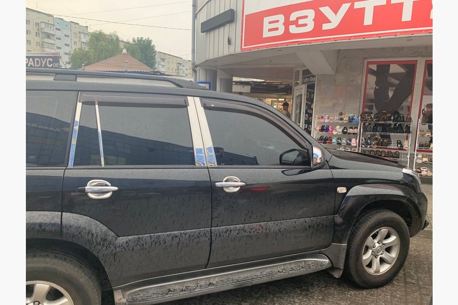 Toyota Land Cruiser Prado 120 2002–2009 Lišty na dverné stĺpiky (8 ks, nerez) Image