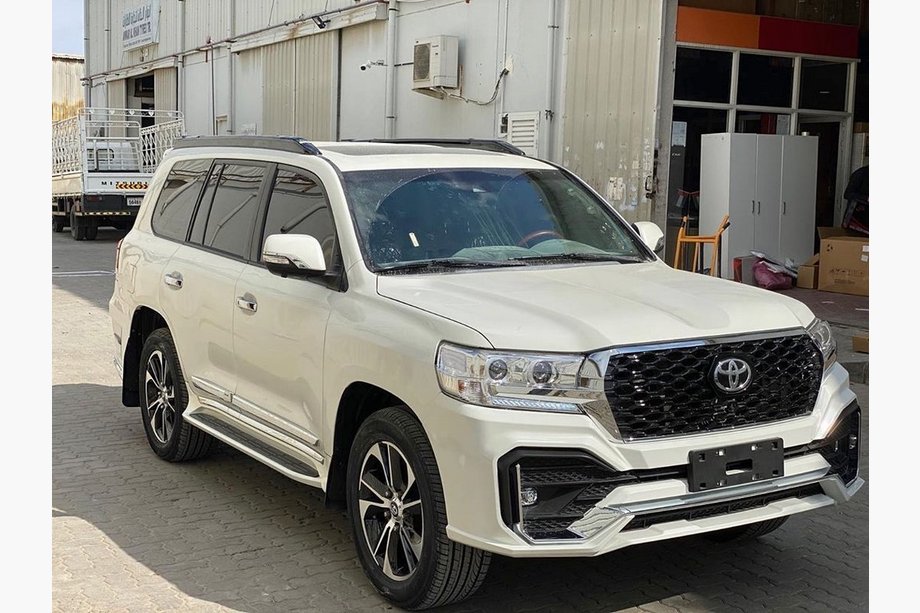 Toyota Land Cruiser 200 2007–2021 Restylingová prestavbová sada z LC200 2008-2015 na LC 2022 TRD EWAN Fotografia 4