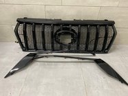 Toyota Land Cruiser Prado 150 2009–2023 Maska chladiča 2017↗ LED (Zeus Black, s Black obočím) fotografia 2