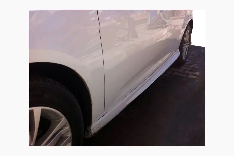 Ford Focus III 2011–2017 Bočné prahy Sedan 2011-2015 (na lakovanie) Image