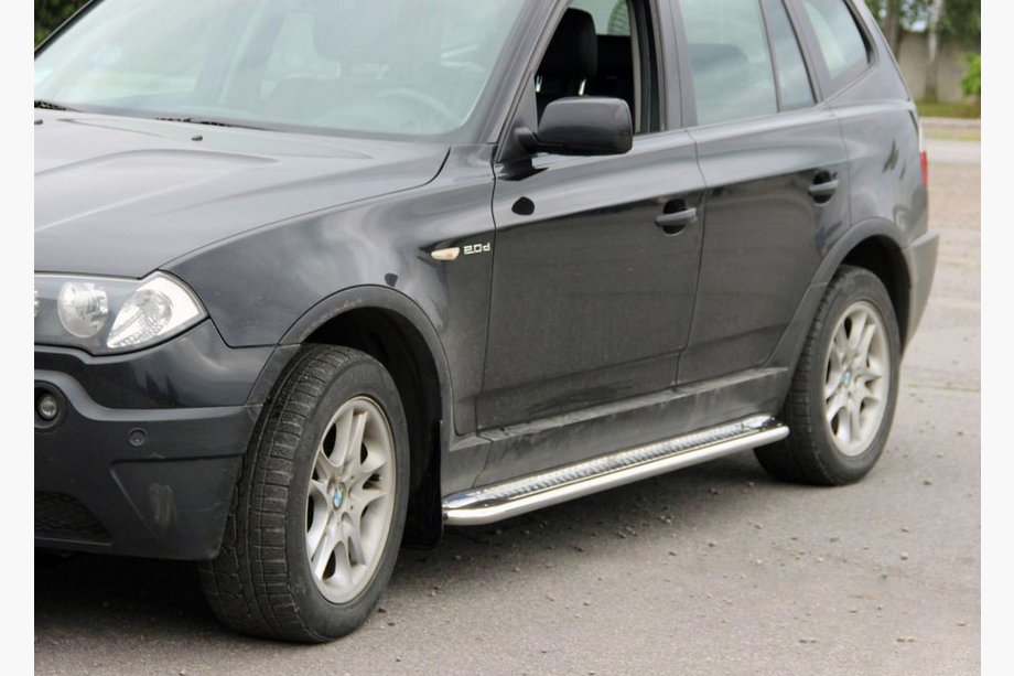 BMW X3 E83 2003–2010 Bočné nášľapy KB001 (nerez) Image