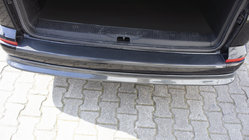 Volkswagen T6 2015–2024 Ochranná lišta na zadný nárazník EuroCap v karbónovom dizajne (ABS) fotografia 1