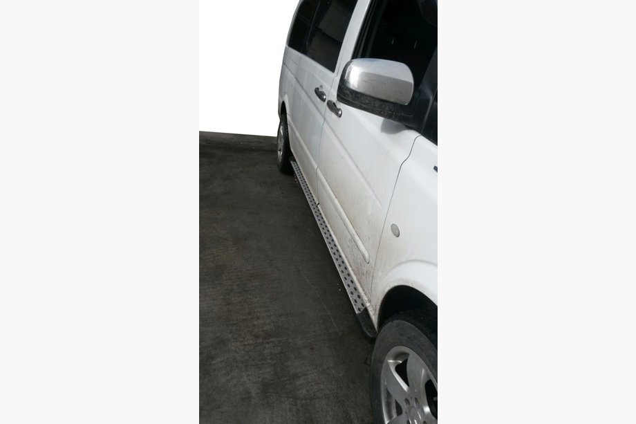 Mercedes Vito W639 2004–2014 Bočné prahy Dot-line (2 ks, hliník) Image