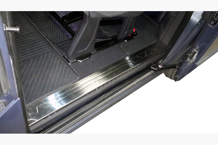 Ford Custom 2013–2022 Nerezové vnútorné lišty prahov OmsaLine 3-dverové Image
