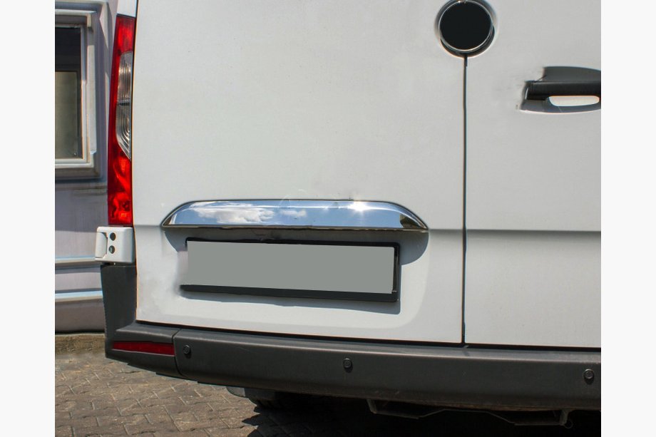 Mercedes Sprinter W907/W910 2018– Chrómová lišta nad ŠPZ (nerez) Image