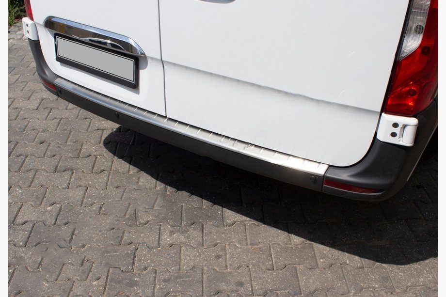 Mercedes Sprinter W907/W910 2018– Nerezové lišty na zadný nárazník OmsaLine Image