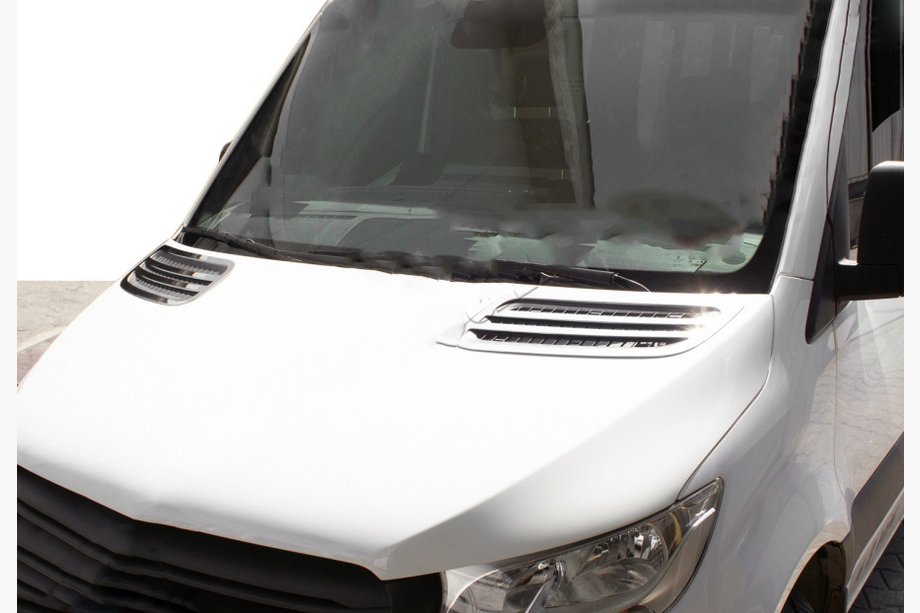 Mercedes Sprinter W907/W910 2018– Nerezové kryty nasávania vzduchu Carmos (2 ks) Image
