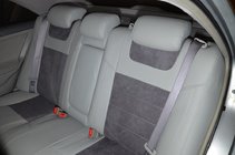 Toyota Camry 2006–2011 Autopoťahy (koženka ↗ náhrada Alcantary, Elite) fotografia 5