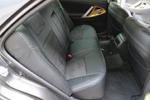 Toyota Camry 2006–2011 Autopoťahy (koženka ↗ náhrada Alcantary, Elite) fotografia 3
