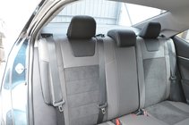 Toyota Corolla 2013–2019 Autopoťahy Elite (koženka ↗ imitácia Alcantary) fotografia 3