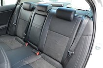Toyota Avensis 2009–2018 Poťahy na autosedadlá (koženka → náhrada Alcantary) fotografia 4