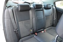 Toyota Avensis 2009–2018 Poťahy na autosedadlá (koženka → náhrada Alcantary) fotografia 3