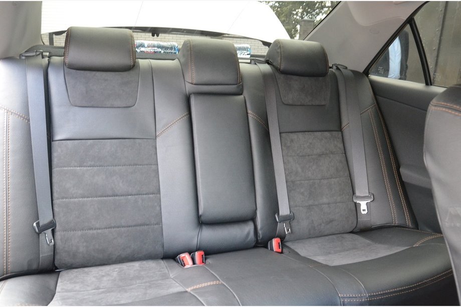 Toyota Camry 2011–2017 Autopoťahy (koženka / náhrada alcantary, Elite) Fotografia 2