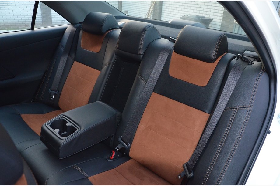 Toyota Camry 2011–2017 Autopoťahy (koženka / náhrada alcantary, Elite) Fotografia 5