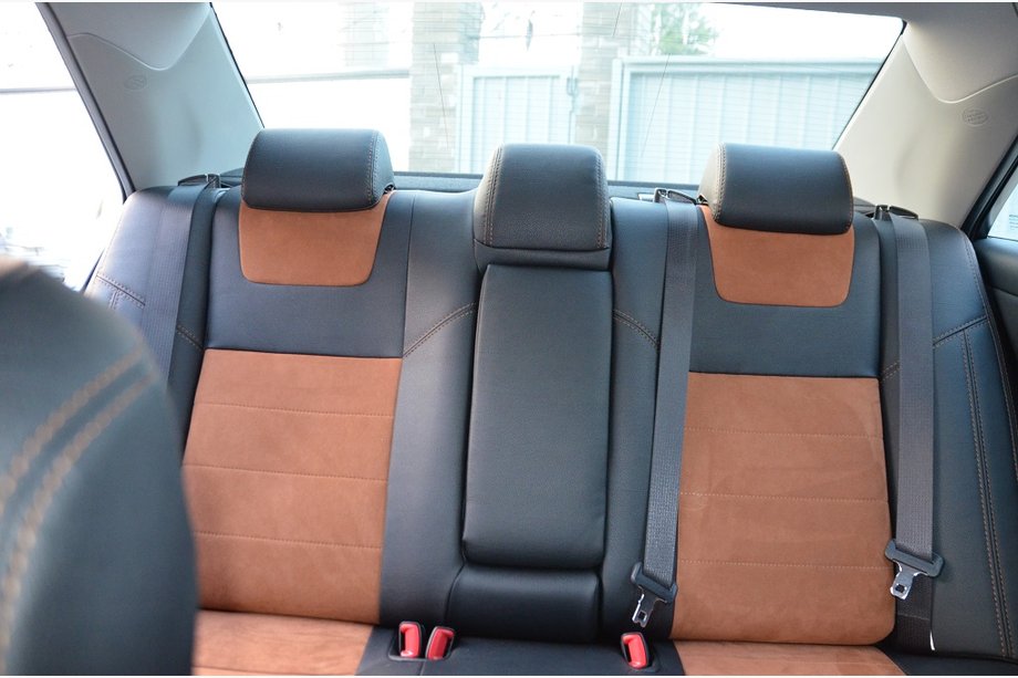 Toyota Camry 2011–2017 Autopoťahy (koženka / náhrada alcantary, Elite) Fotografia 3