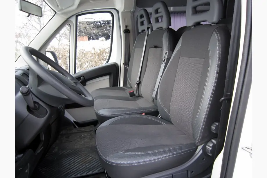Renault Trafic 2015– Autopoťahy na sedadlá (textil + ekokoža, Premium) Image
