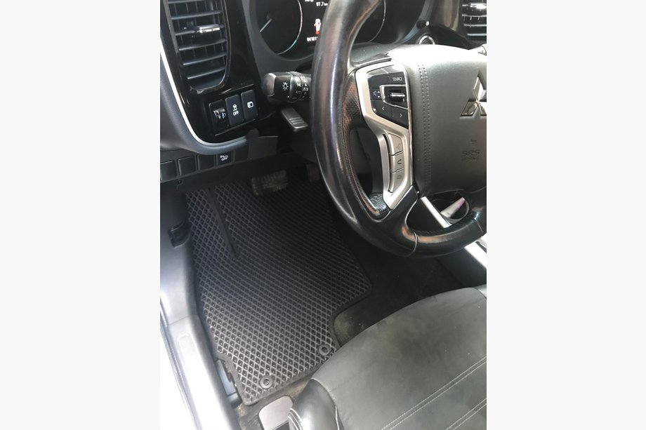 Mitsubishi Outlander 2012–2021 EVA rohože P-HEV (čierne) Image