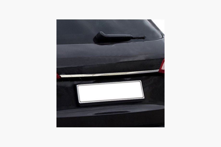 Audi A4 B9 2015–2024 Lišta nad ŠPZ (sedan, nerez) Image