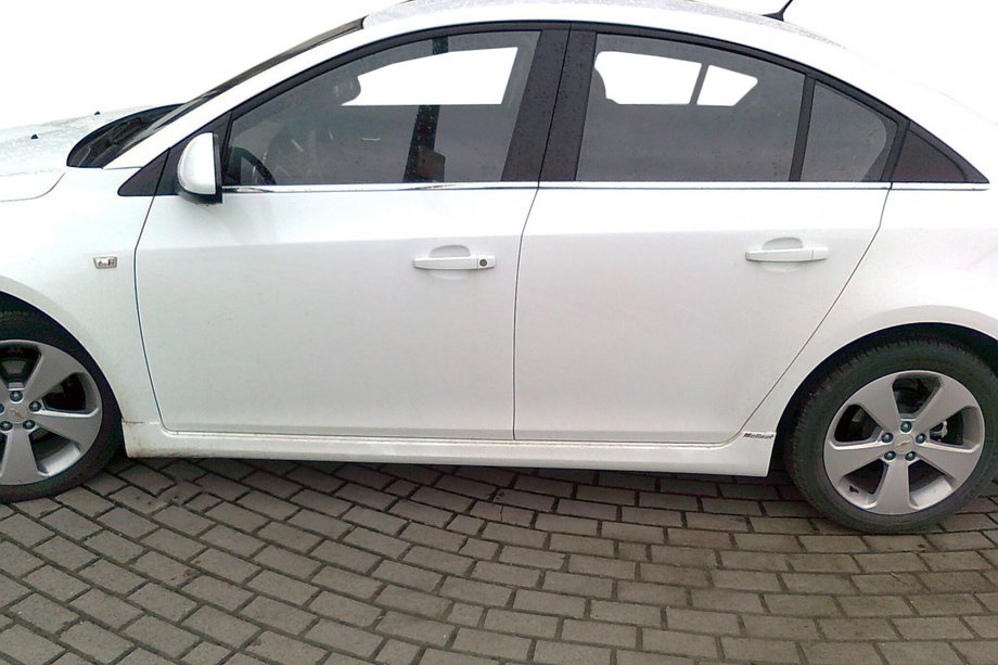 Chevrolet Cruze 2009–2015 Tuningové prahy SD (Meliset, na lakovanie) Image