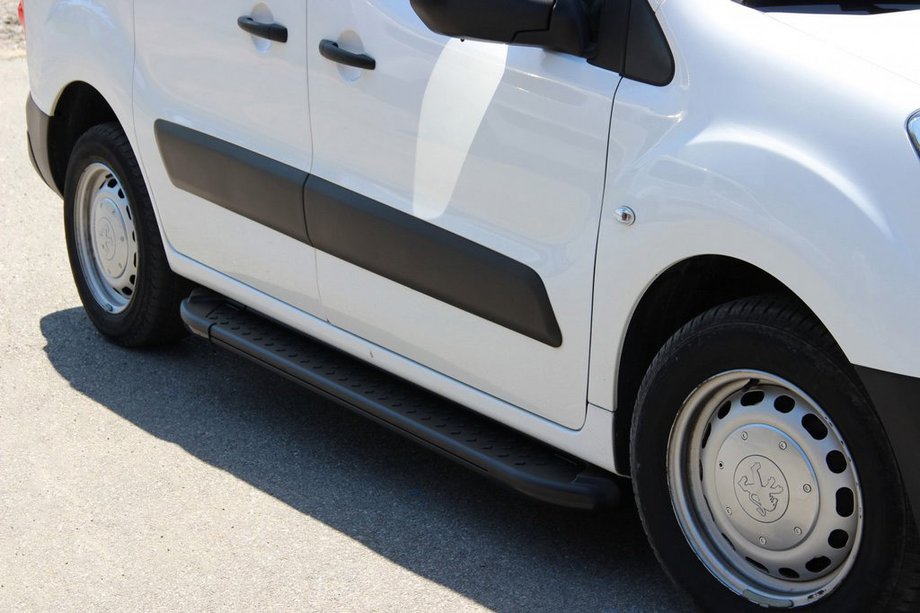 Peugeot Partner Tepee 2008–2018 Bočné nášľapy Allmond Black (2 ks, hliník) Image