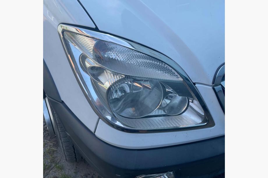 Mercedes Sprinter W906 2006–2018 Nerezové lišty na svetlomety (2006-2013, 2 ks) Image