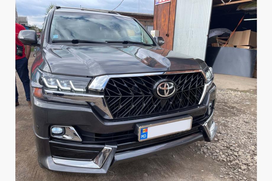 Toyota Land Cruiser 200 2007–2021 Sada body kitu 2016↗ (TRD 2021) Čierna farba Image