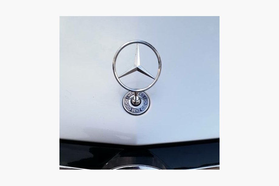 Mercedes S-class W220 1998–2005 Emblém 220 Mercedes Image