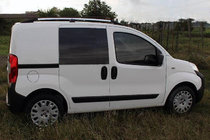 Citroen Nemo 2007–2017 Chrómové strešné lyžiny Plastové pätky fotografia 1