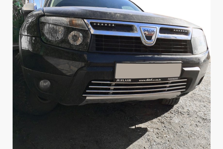 Renault Duster 2008–2017 Jednodielna spodná mriežka (nerez) Image