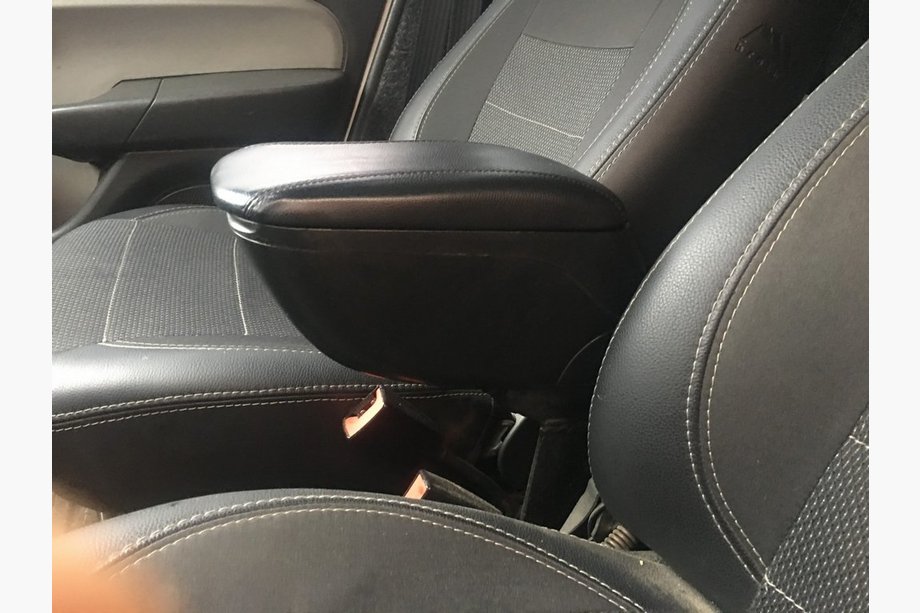 Fiat Doblo I 2001–2005 Lakťová opierka (do koľajnice sedadla) Image