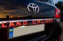 Toyota Land Cruiser 200 2007–2021 LED lišta nad ŠPZ (2016+) fotografia 1