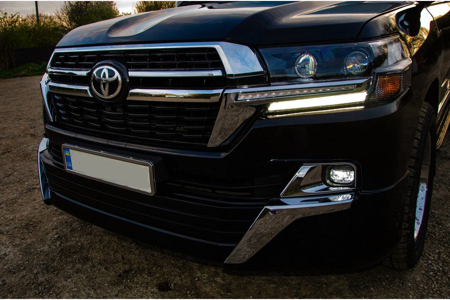 Toyota Land Cruiser 200 2007–2021 Predné svetlomety 2016+ (Executive) Kompletná sada (2 ks) Fotografia 3