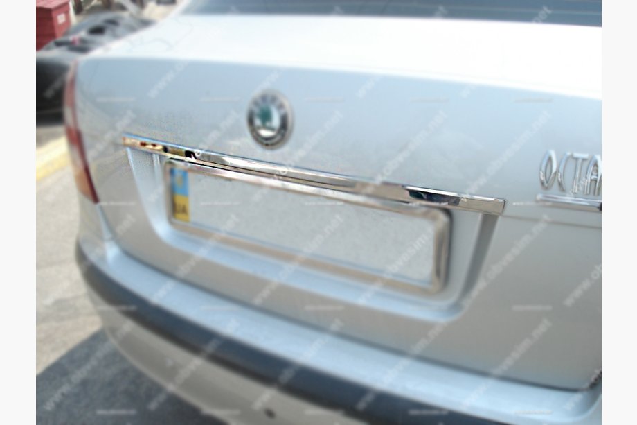 Skoda Octavia II A5 2006–2010 Chrómová lišta nad ŠPZ (nerez) Image