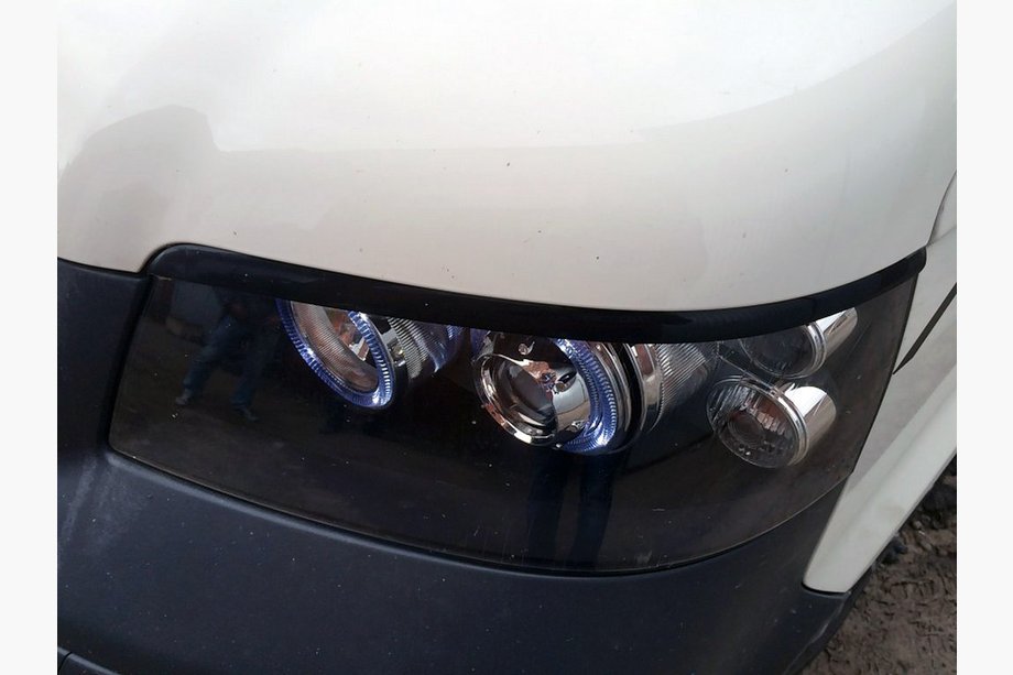 Volkswagen T5 Multivan 2003–2010 Mračítka na svetlá (2 ks, plast, čierne) Matná čierna Image