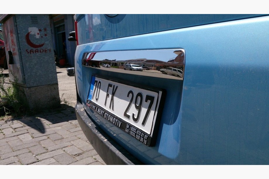 Fiat Fiorino/Qubo 2008–2024 Nerezová ozdobná lišta nad ŠPZ Carmos - turecká oceľ Fotografia 4