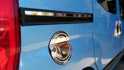 Fiat Fiorino/Qubo 2008–2024 Lišta pod posuvné dvere (2 ks, nerez) Carmos - turecká oceľ fotografia 3