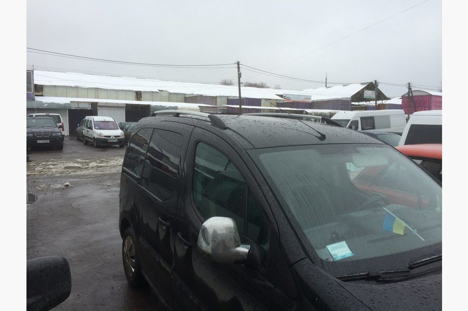 Citroen Berlingo 2008–2018 Chrómové strešné lyžiny S plastovými pätkami Fotografia 3