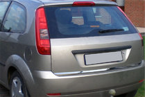 Ford Fiesta 2002–2008 Nerezová lišta hrany veka kufra Carmos - turecká oceľ fotografia 1