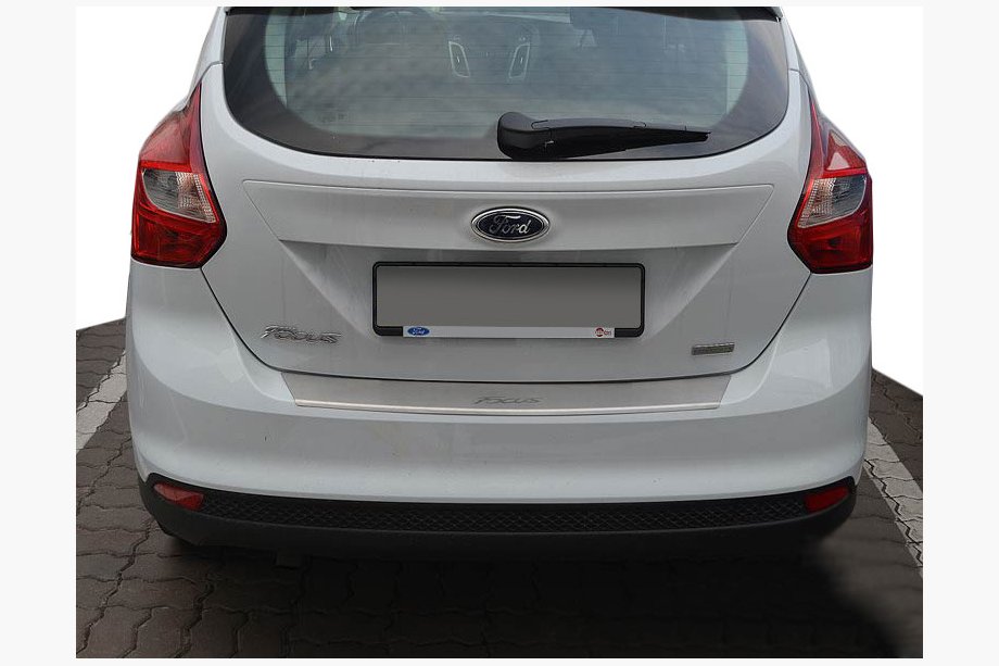 Ford Focus III 2011–2017 Nerezový kryt zadného nárazníka s ohybom Natanika 2011-2018, kombi Image