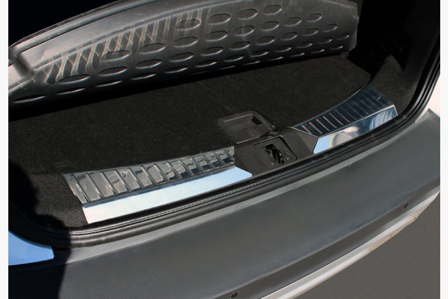 Ford Kuga/Escape 2013–2019 Nerezová lišta prahu batožinového priestoru 2013-2016 (2 diely) Image