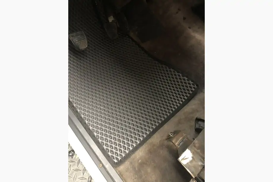 Toyota Land Cruiser 70 1984– EVA autokoberce (čierne) Image