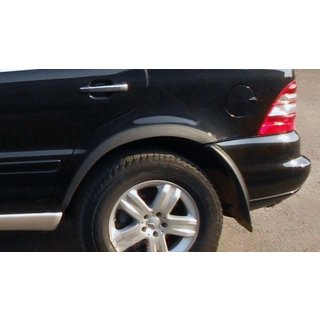 Lemy blatníkov (4 ks, čierny kov) Mercedes ML W163 1997–2005 fotografia 1