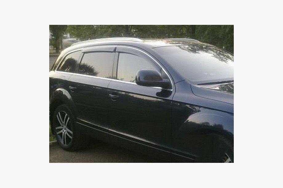 Audi Q7 2005–2015 Okenné deflektory s chrómovou lištou (4 ks, HIC) Fotografia 5