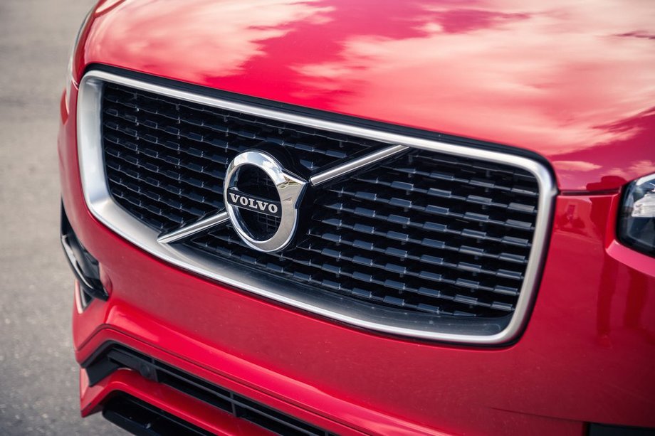 Volvo XC90 2015– Predná maska Image