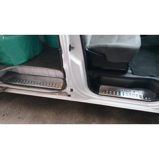 Kryty prahov OmsaLine (3 ks, nerez) Hyundai H200, H1, Starex 1998–2007 fotografia 2